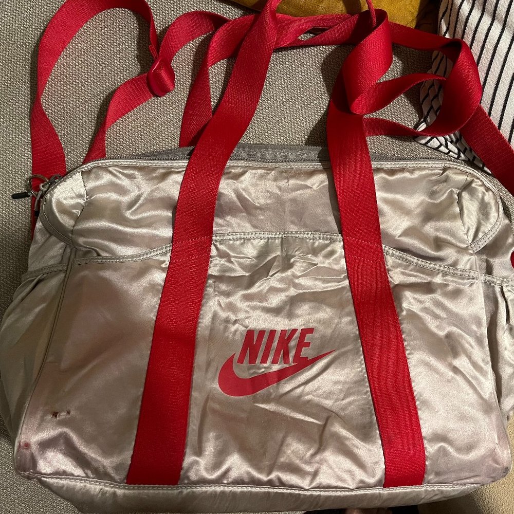 nike small duffle bag